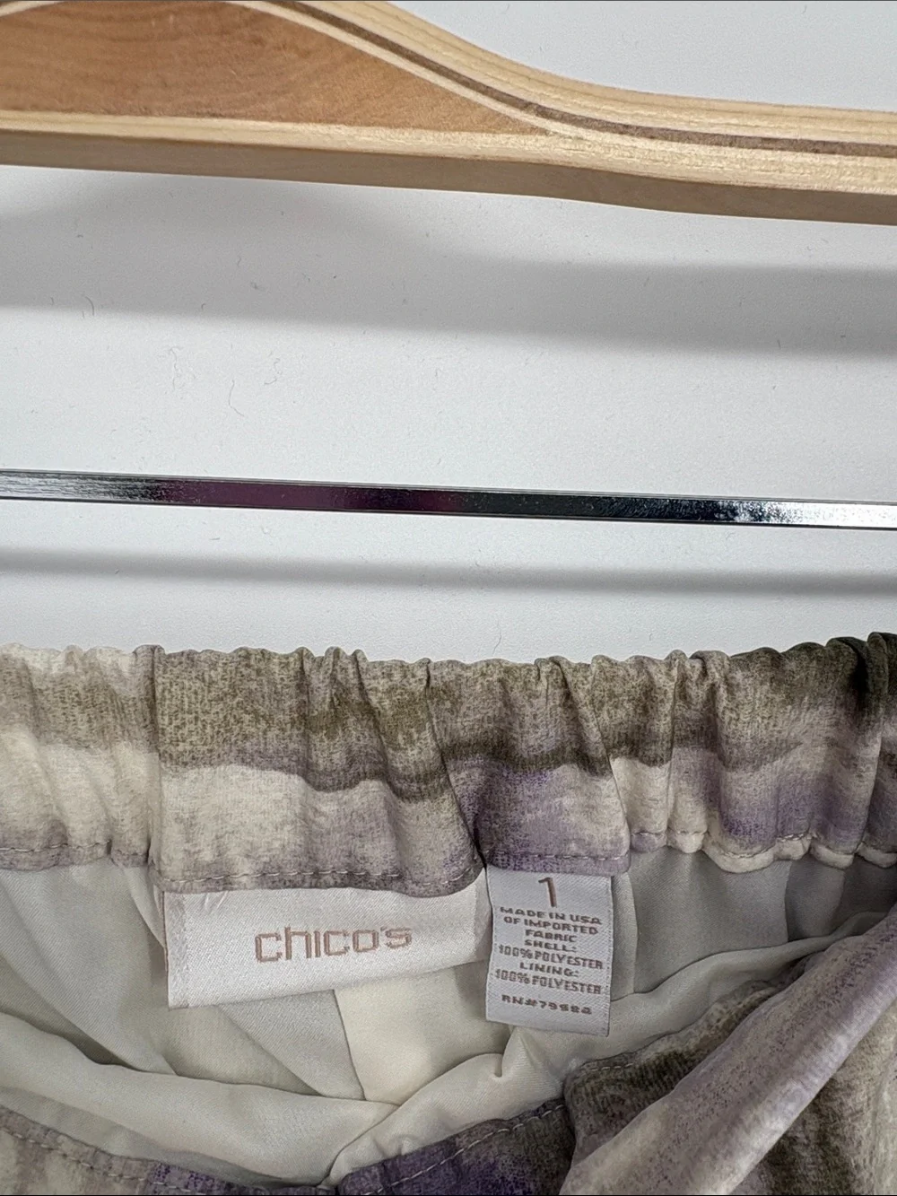 🚢 Chico's Watercolor elastic waist Skirt in Lavender & shades of grey w pockets